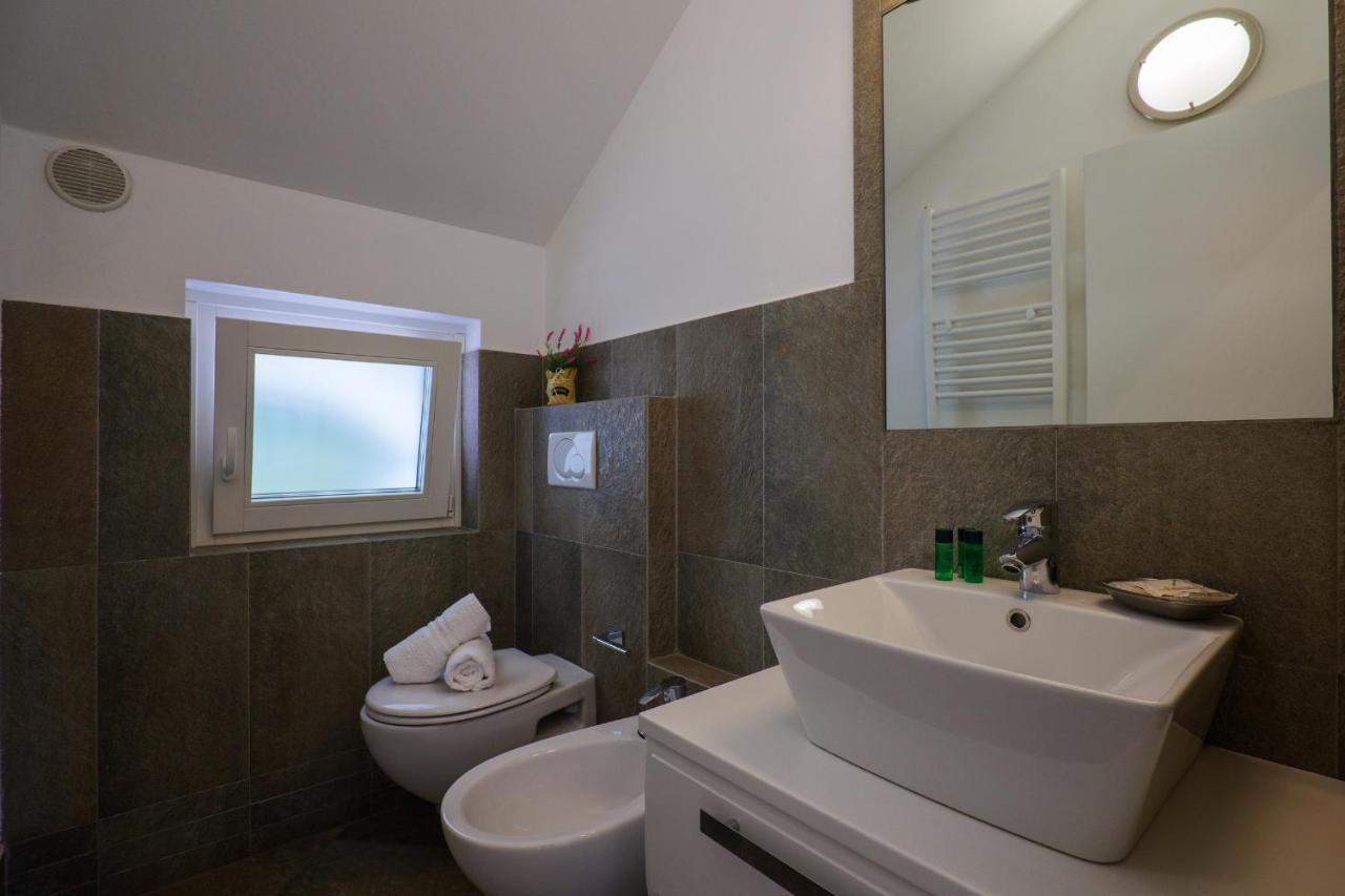 Residence Girasole Casa Gialla คอลีโก ภายนอก รูปภาพ